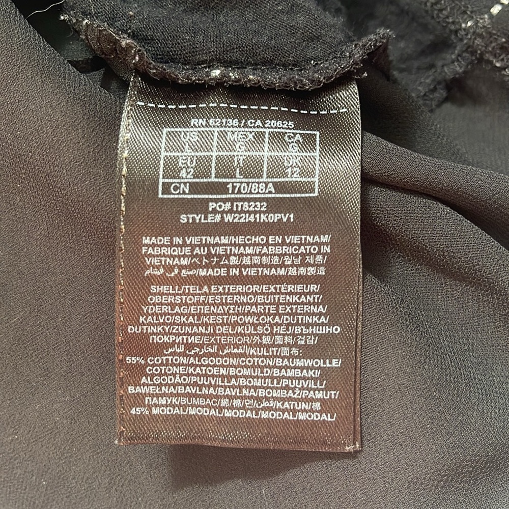 GUESS Insignia Embossed Tank Large - Picture 10 of 14
